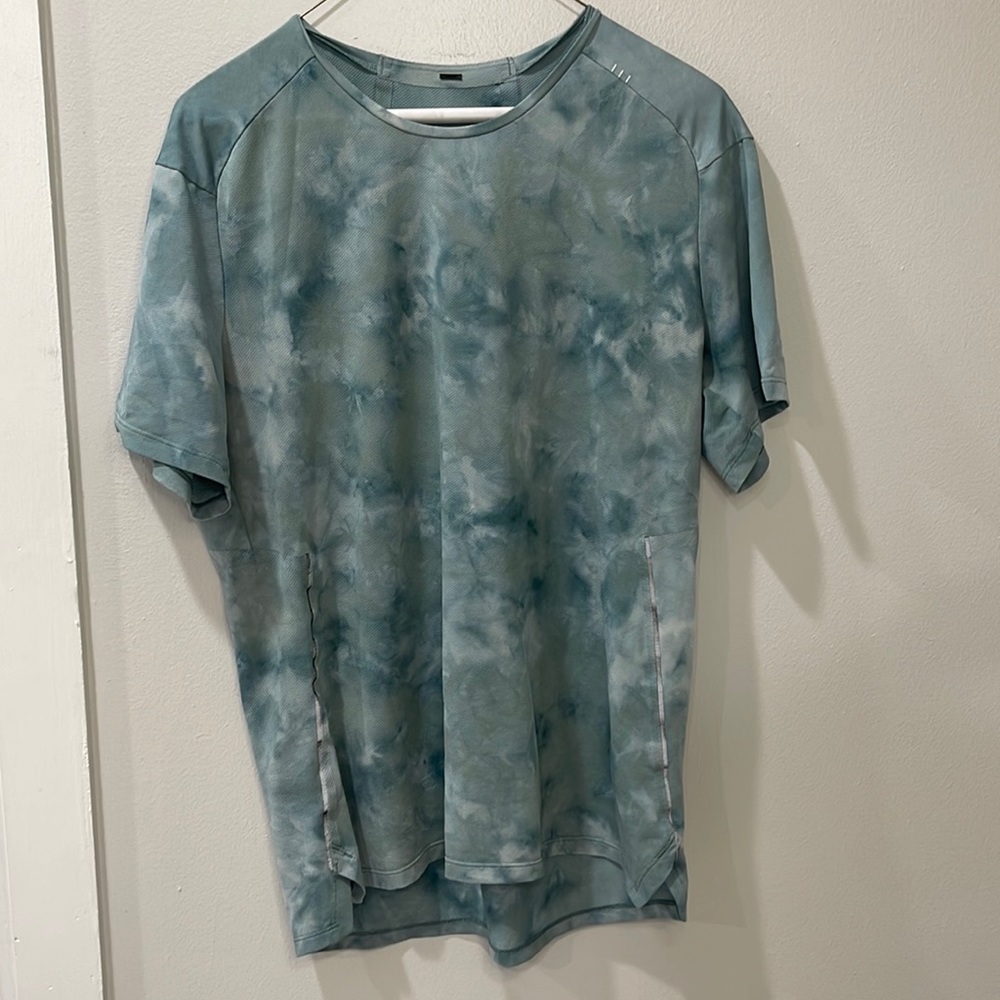 Lululemon Workout Shirt Size Medium